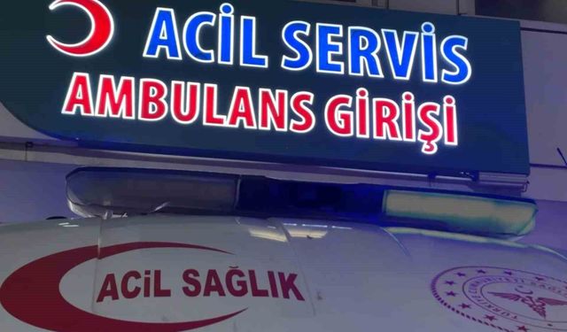 Otomobil sürücüsü motosiklete çarpıp kaçtı