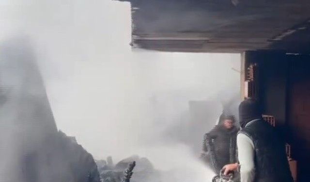 Rize'de çıkan yangında 2 evde hasar oluştu