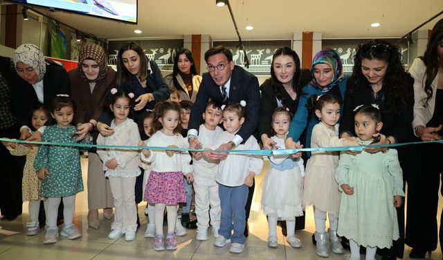 Tokat Belediyesi Çocuk Gündüz Bakımevi’nden Anlamlı Ebru Sergisi