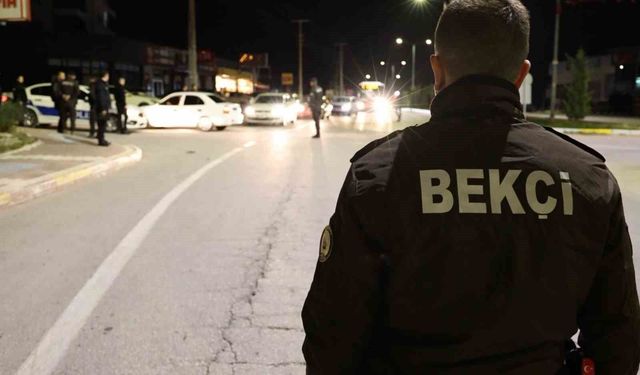 Aksaray polisi şok uygulamalarla şehir genelinde denetim yapıyor