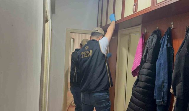 DEAŞ operasyonunda 3 şüpheli yakalandı, 1 kişi tutuklandı