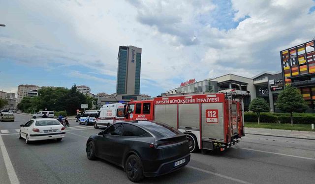 Forum Kayseri'de 'bomba' paniği