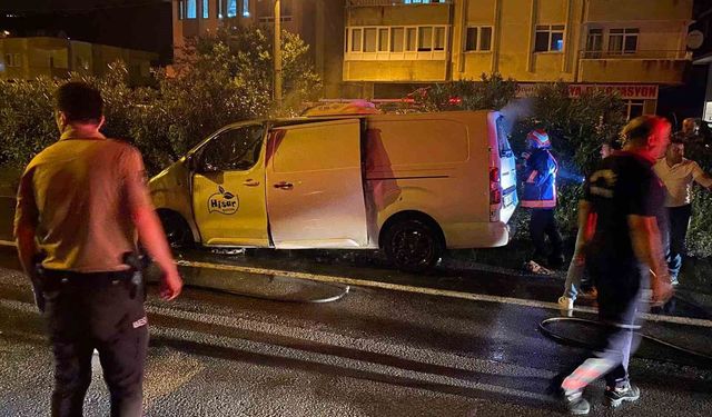 Giresun'da seyir halindeki otomobil alev alev yandı