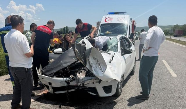 Hızlı Tren Kavşağı'nda kaza: 2 yaralı
