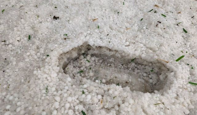 Keçiören'de dolu yağışı etkili oldu