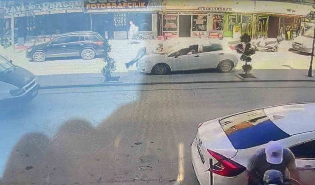 Otomobilin çarptığı yayanın 10 metre savrulduğu anlar kameraya yansıdı