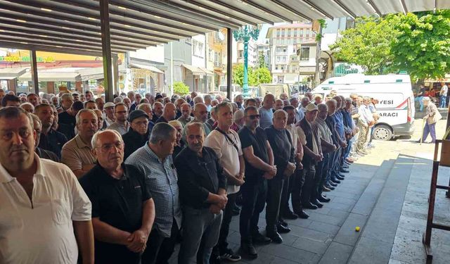 Rize'deki kazada hayatını kaybeden yaşlı çift son yolculuğuna uğurlandı