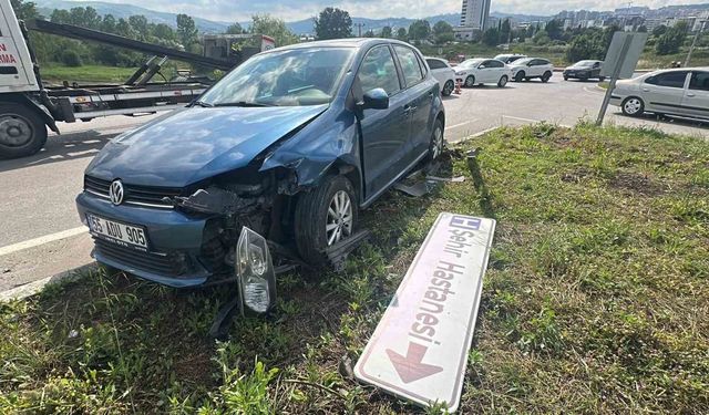 Samsun Şehir Hastanesi Kavşağı'nda yine kaza: 2 yaralı