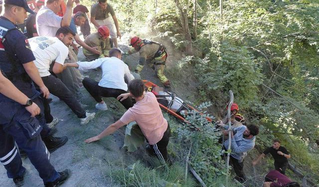 Yayla yolunda otomobil uçuruma yuvarlandı: 1 yaralı