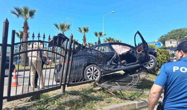 Yeniden Refah Partisi Genel Başkan Yardımcısı Gezgin'in içinde bulunduğu makam aracı kaza yaptı: 3 yaralı