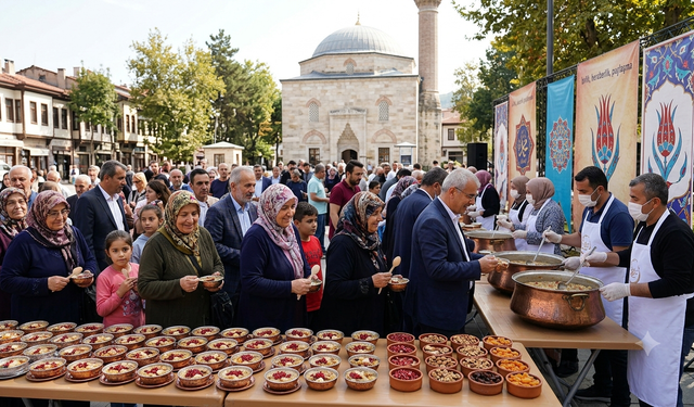 Paylaşma ve Bereketin Simgesi Şehirle Buluşuyor! Tokat Vakıflar Bölge Müdürlüğünden Aşure İkramı