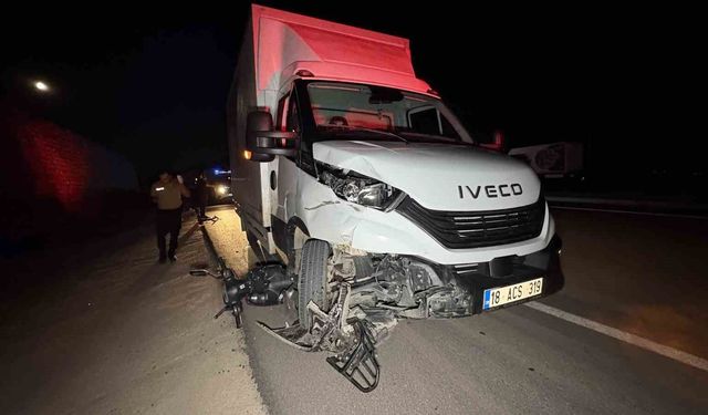 Çorum'da kamyonetle çarpışan motosikletin sürücüsü hayatını kaybetti