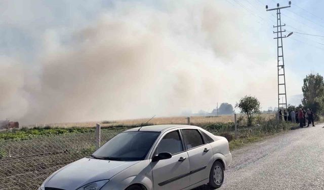 Çorum'da tarlada yangın çıktı