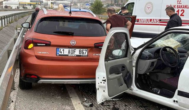 D100'de sağanak trafik kazalarını beraberinde getirdi: Ölü ve yaralılar var