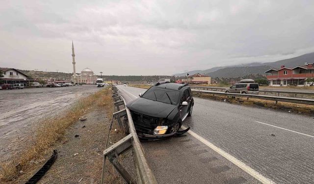 D100'de sağanak yağış çok sayıda kazaya sebep oldu