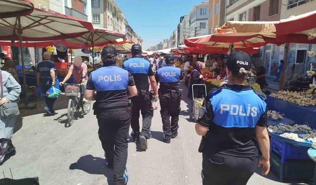 Eskişehir'de polis vatandaşları hırsızlık ve dolandırıcılık olaylarına karşı bilgilendirdi