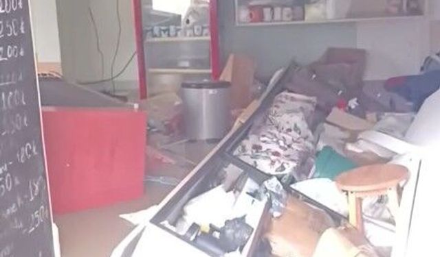 Kastamonu Valiliği: '150'den fazla ev, iş yeri ve depoyu su basmış, bazı taşıtlar su birikintisinde kalmıştır'