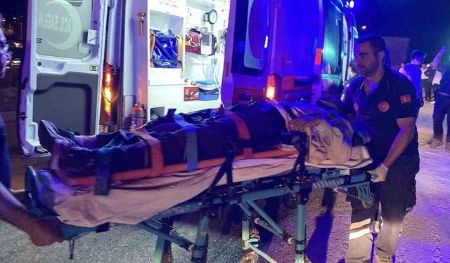 Kastamonu'da Tofaş marka otomobil tıra çarptı: 5 yaralı