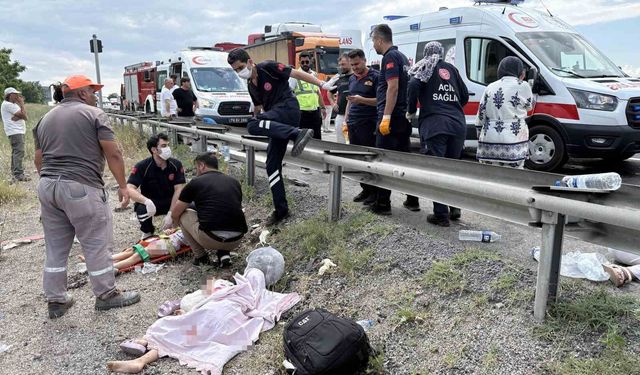 Kemikli Rampaları'nda feci kaza: 1 ölü, 8 yaralı