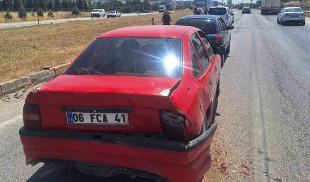 Kırıkkale'de 3 araçlı trafik kazası: 1 yaralı
