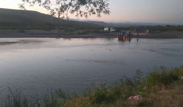 Kızılırmak'ta akıntıya kapılan şahıs kayboldu