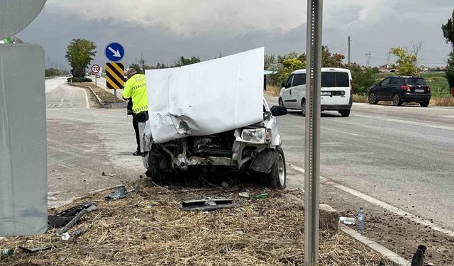 Konya'da otomobiller çarpıştı: 1'i ağır 5 yaralı