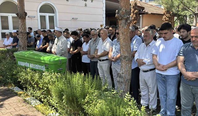 Ormanda ölü bulunan kayıp öğrenci son yolculuğuna uğurlandı