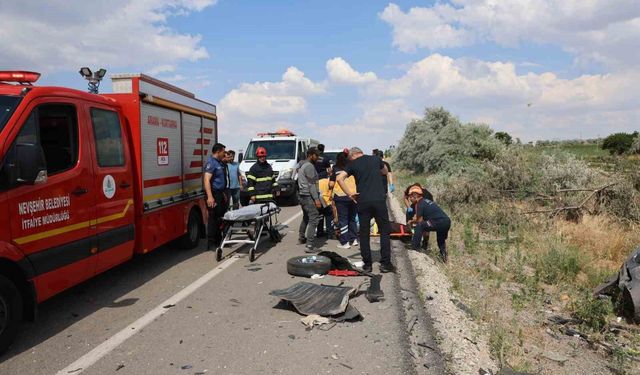 Otomobilin kağıt gibi savrulduğu kazada 4 kişi yaralandı