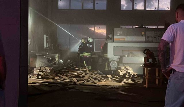 Samsun'da kereste imalathanesinde korkutan yangın
