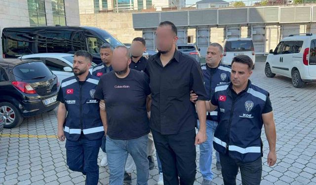 Şüpheli araçtan 4 tabanca ve mermi ele geçirildi