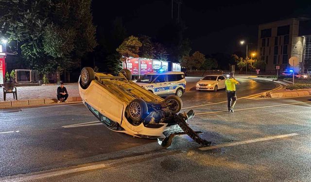 Takla atan otomobil sürücüsü olay yerinden kaçtı