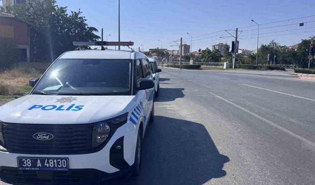 Ticari aracın çarptığı elektrikli bisiklet sürücüsü ağır yaralandı