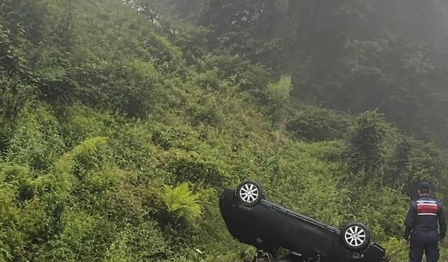 Trabzon'da otomobil uçuruma yuvarlandı: 2 Yaralı