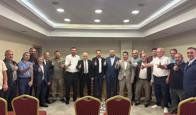 Yeniden Refah Partisi İl Divan Toplantısı MKYK Üyesi Mustafa Sarı'nın Katılımıyla Yapıldı