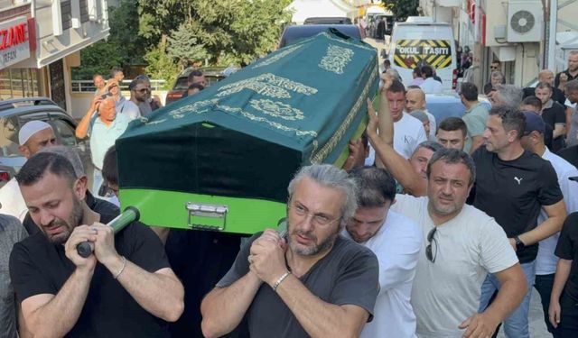 Denizde eşinin yeğenini kurtarmak isterken boğulan enişte toprağa verildi