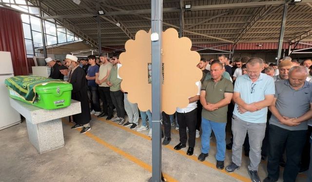 Elektrik akımına kapılarak hayatını kaybeden genç toprağa verildi