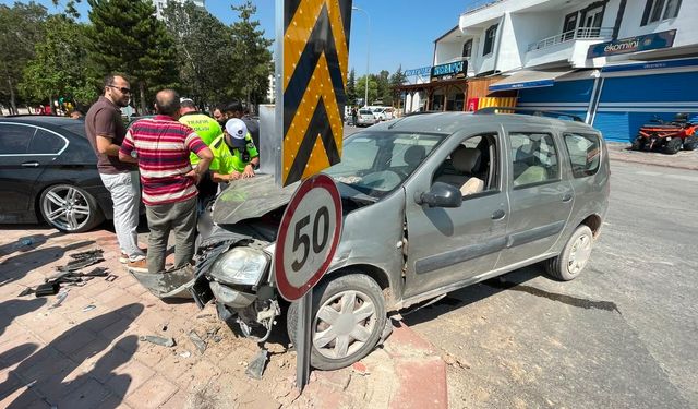 Karaman'da ters yöne giren otomobil kazaya neden oldu