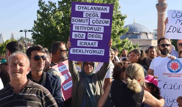 Konkordato ilan eden eğitim kurumunda mağduriyet yaşayan veliler ve öğretmenleri hak arayışını şehir merkezine taşıdı