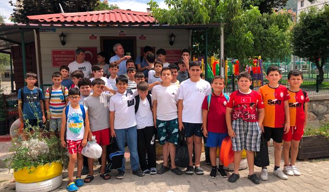 Yenimahalle çocukları aqua park havuzunda