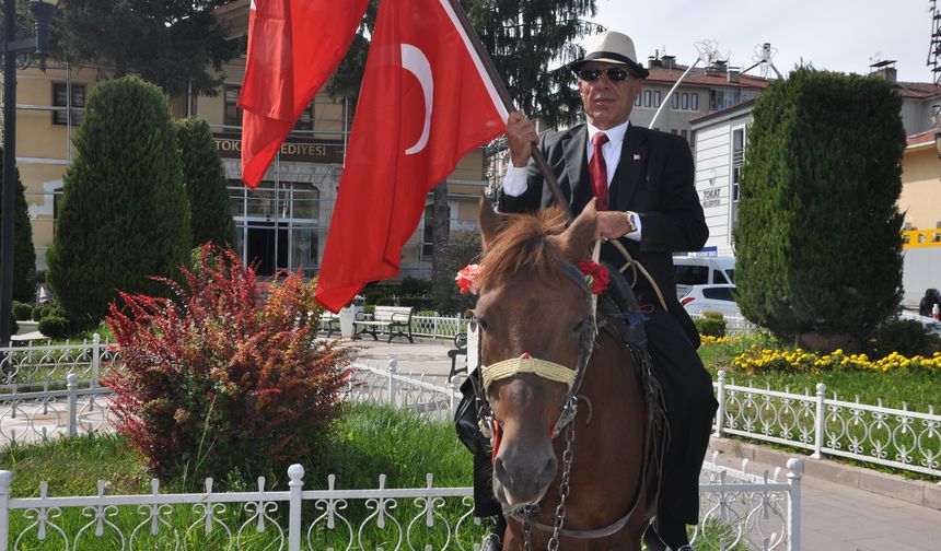 Belediyeye atlı bağımsız aday
