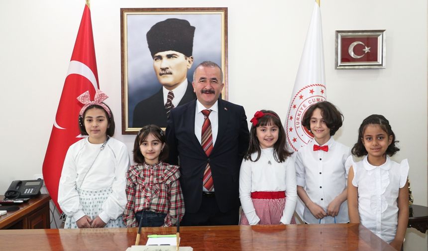 Vali Numan Hatipoğlu'nun 23 Nisan Ulusal Egemenlik ve Çocuk Bayramı Mesajı