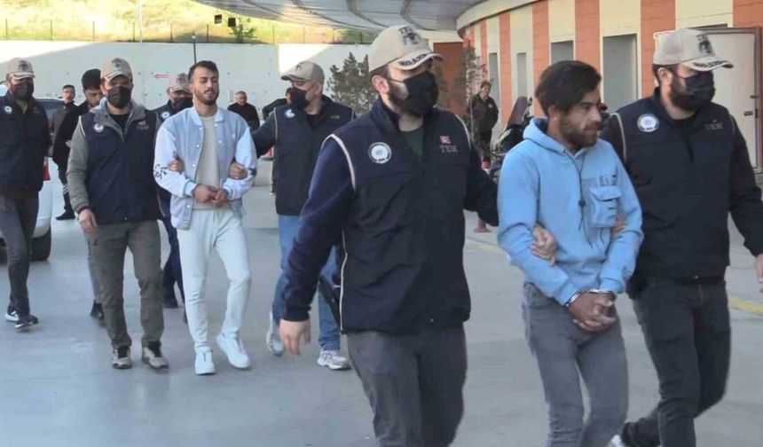 Eskişehir merkezli 3 ildeki operasyonda terör örgütü propagandası yapan 10 şüpheli yakalandı