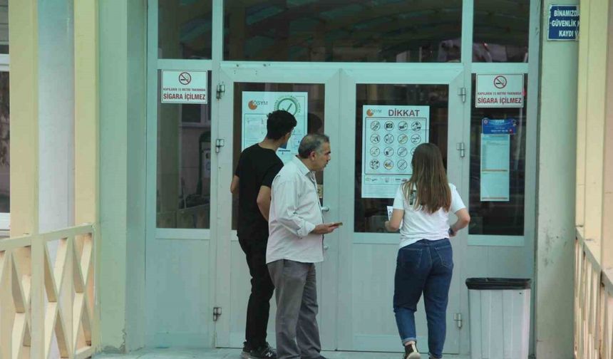 Sınava geç kaldı kabahati halk otobüsünde buldu