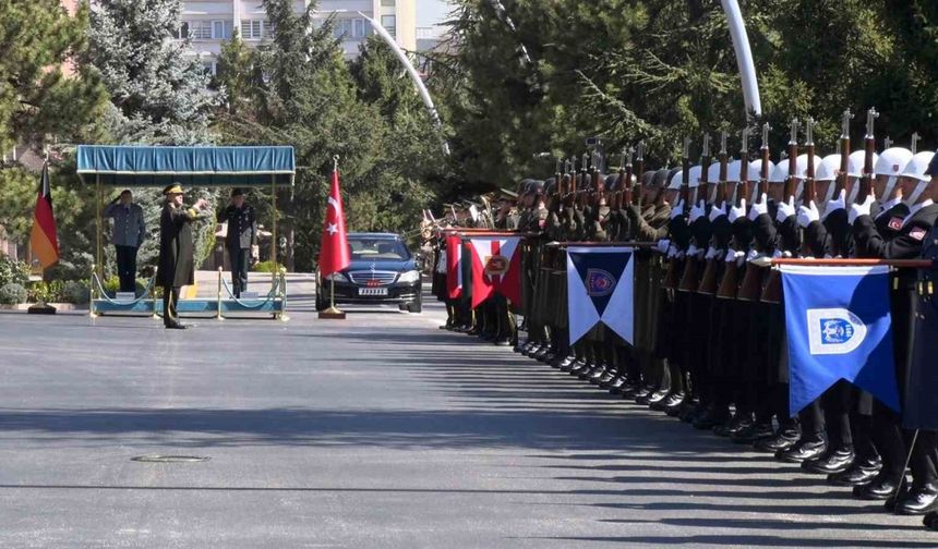 Genelkurmay Başkanı Metin Gürak, Alman mevkidaşı Breuer ile bir araya geldi