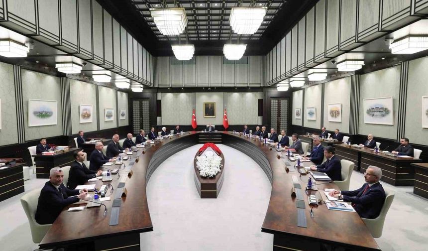 Kabine Toplantısı, Cumhurbaşkanı Recep Tayyip Erdoğan başkanlığında Beştepe’de başladı.