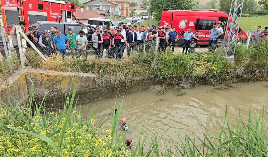 Amasya’da sulama kanalına düştüğü ihbar edilen çocuk için ekipler seferber oldu