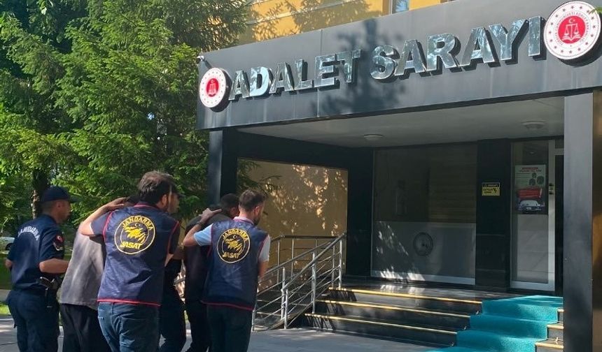 Bayburt’ta arı kovanı hırsızları yakalandı 40 kovan sahibine teslim edildi