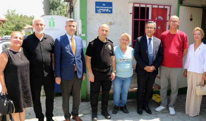 10 yıldır devam eden aşure ikramı bu yıl da sürdü