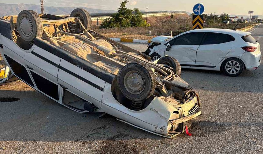 Ereğli’de otomobiller çarpıştı: 3 yaralı