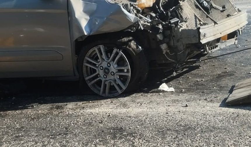 Yozgat’ta otomobil ve hafif ticari araç çarpıştı: 9 yaralı